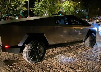 Elon Musk drove the Cybertruck on the street