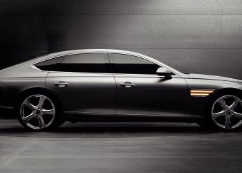 Genesis G80 2012 model is luxurious and fast