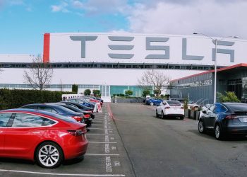 COVID-19: Tesla wants to furlough workers and cut employees salaries